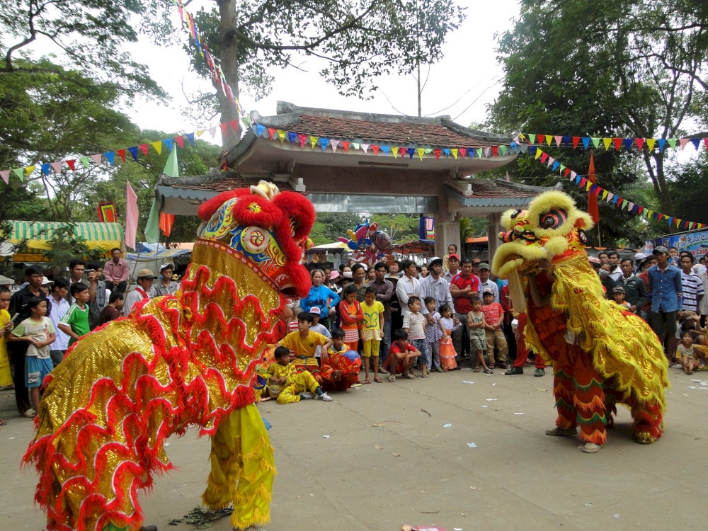 Không khí nhộn nhịp ngày lễ hội